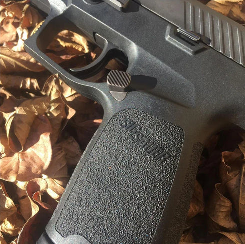 P320 Offset Extended Magazine Release (Right handed) - Align Tactical