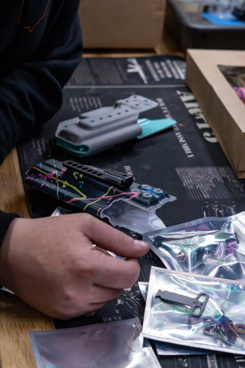 Bottom Mount Holster Clip with canting - Neomag Alias (BLACK FRIDAY)