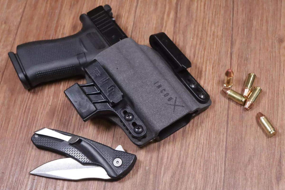 INCOGX™ IWB HOLSTER With Light (no mag caddy) - SAFARILAND – SA